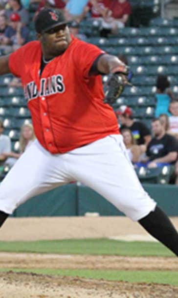 Reds pitcher 'Jumbo' Diaz sheds 70 pounds for spring training